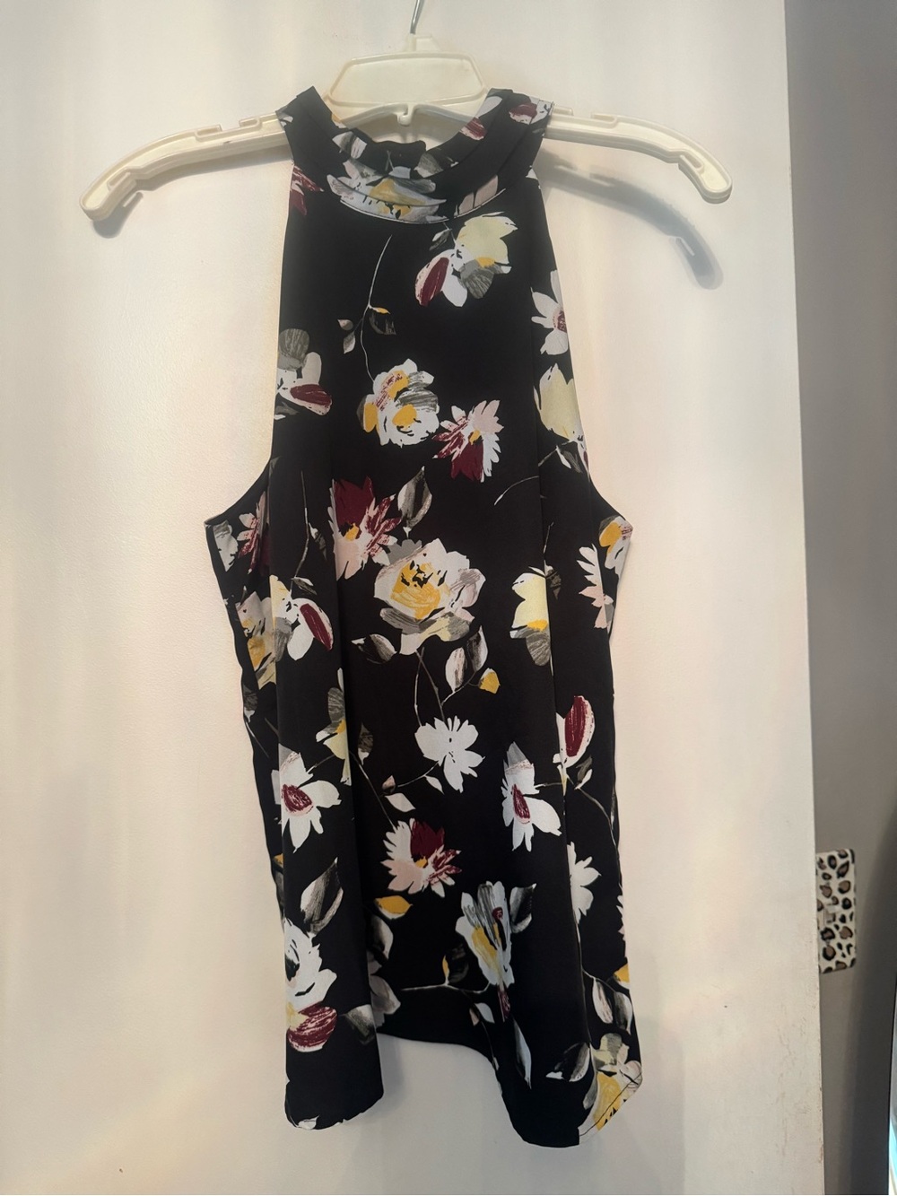 White House Black Market Black Floral High-Neck Sleeveless Camisole